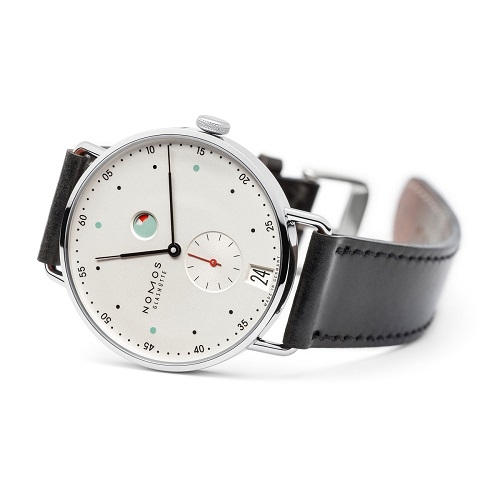 Nomos Metro Datum Gangreserve